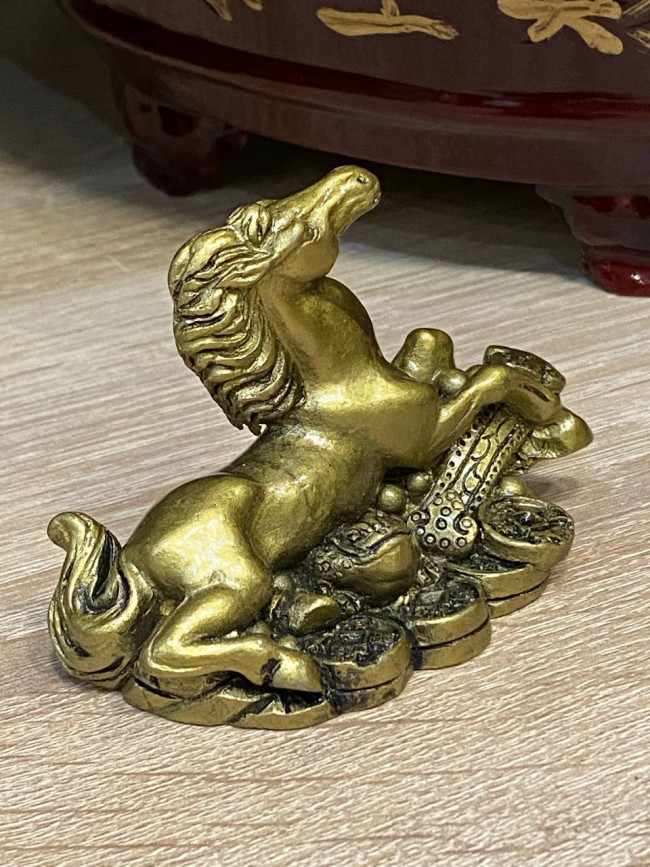 Фигурка " Денежная лошадь на жабе с монетами и жезлом руи"