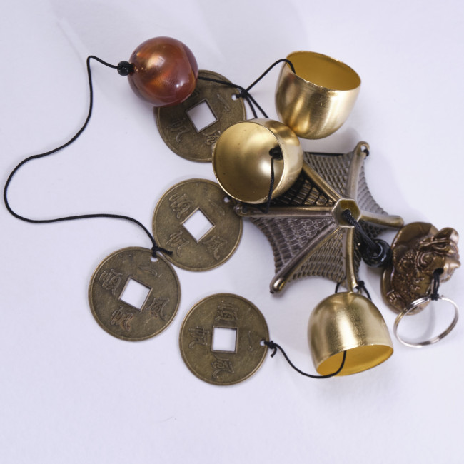 Музыка ветра с 3-мя колокольчиками и лягушкой