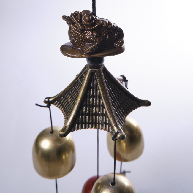 Музыка ветра с 3-мя колокольчиками и лягушкой