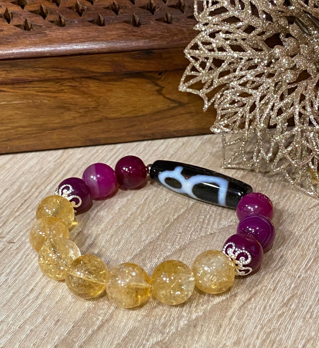 Бусина Дзи "Бог Богатства" в браслете из малинового агата и цитрина