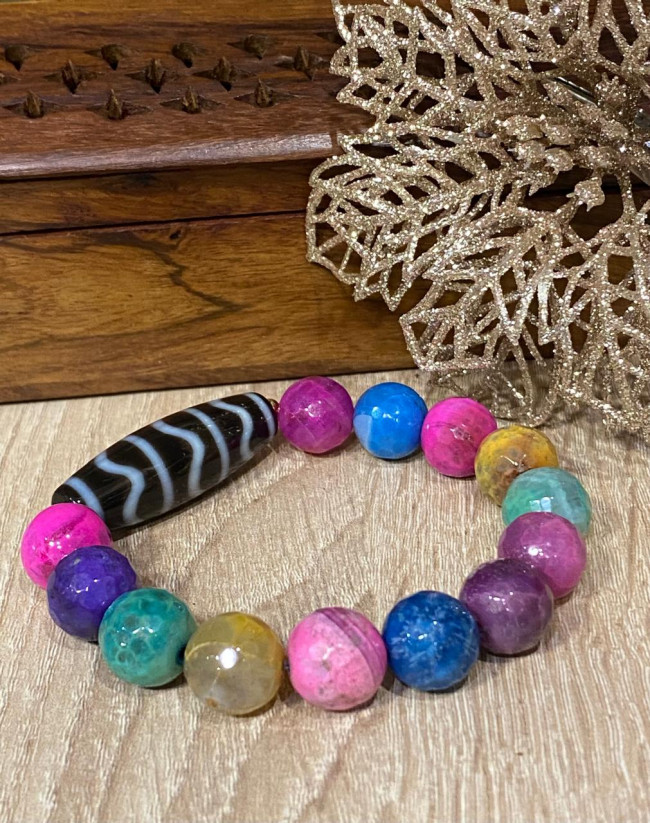 Бусина Дзи "На волне успеха" в браслете из разноцветного агата Бусина Дзи "На волне успеха" в браслете из разноцветного агата