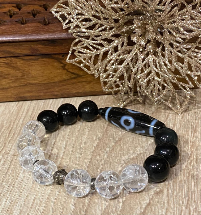 Бусина Дзи "Аристократ" в браслете из черного агата и хрусталя