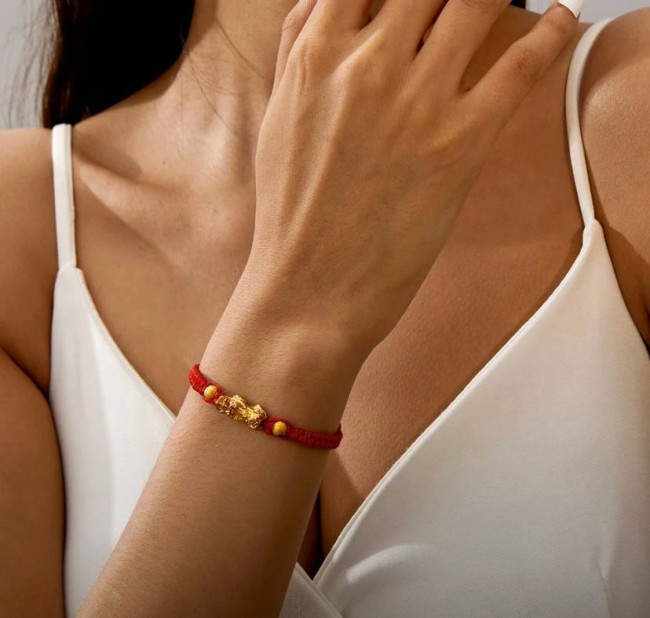 Красная нить "Пи Яо" Красная нить "Пи Яо"