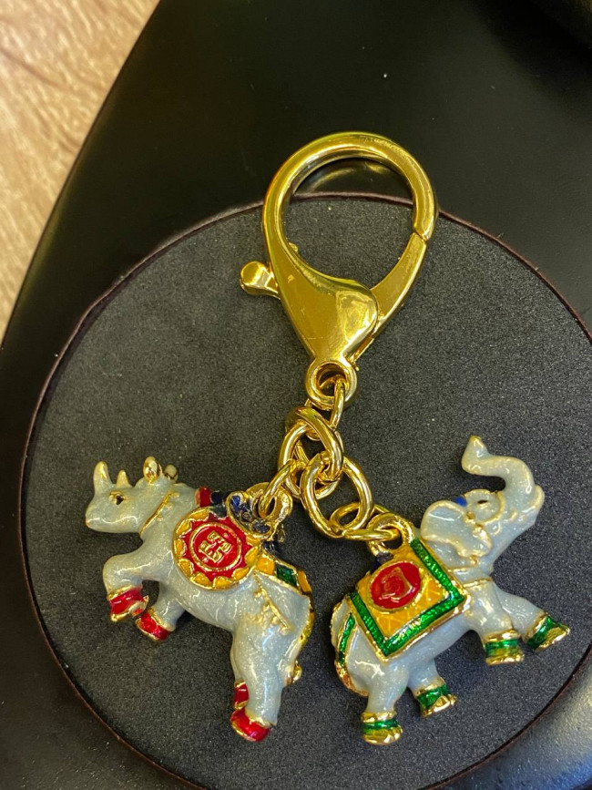 Брелок "Амулет носорога и слона" защита от краж, мошенничества и саботажа