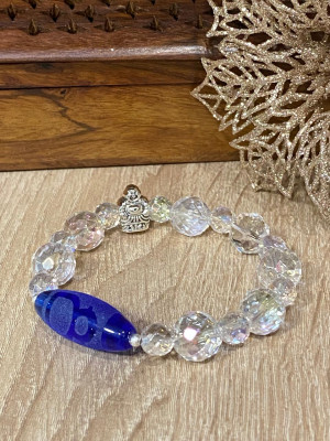 Бусина Дзи "Бог Богатства" в браслете из граненого хрусталя